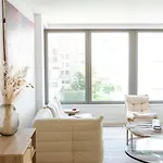 To The Sea & Breathe Apartman